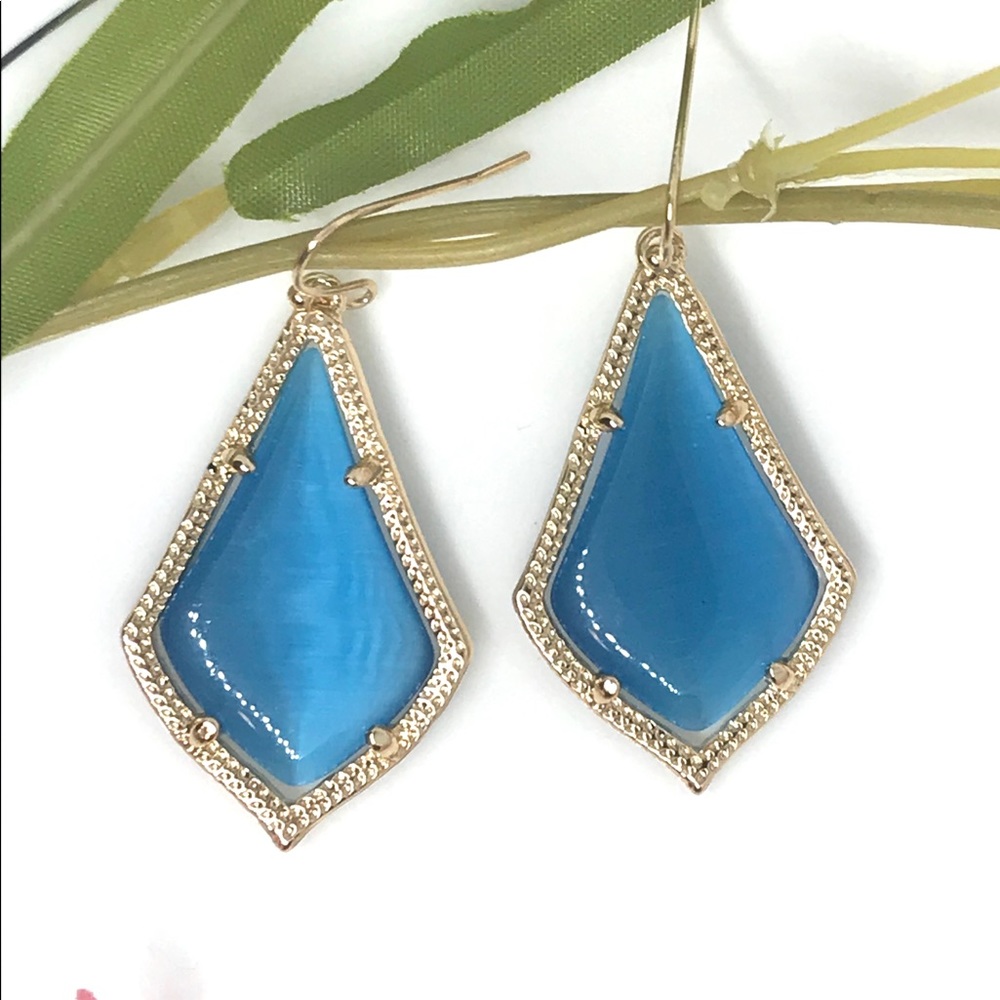 NEW 🌸 2” turquoise & Gold teardrop marble earring